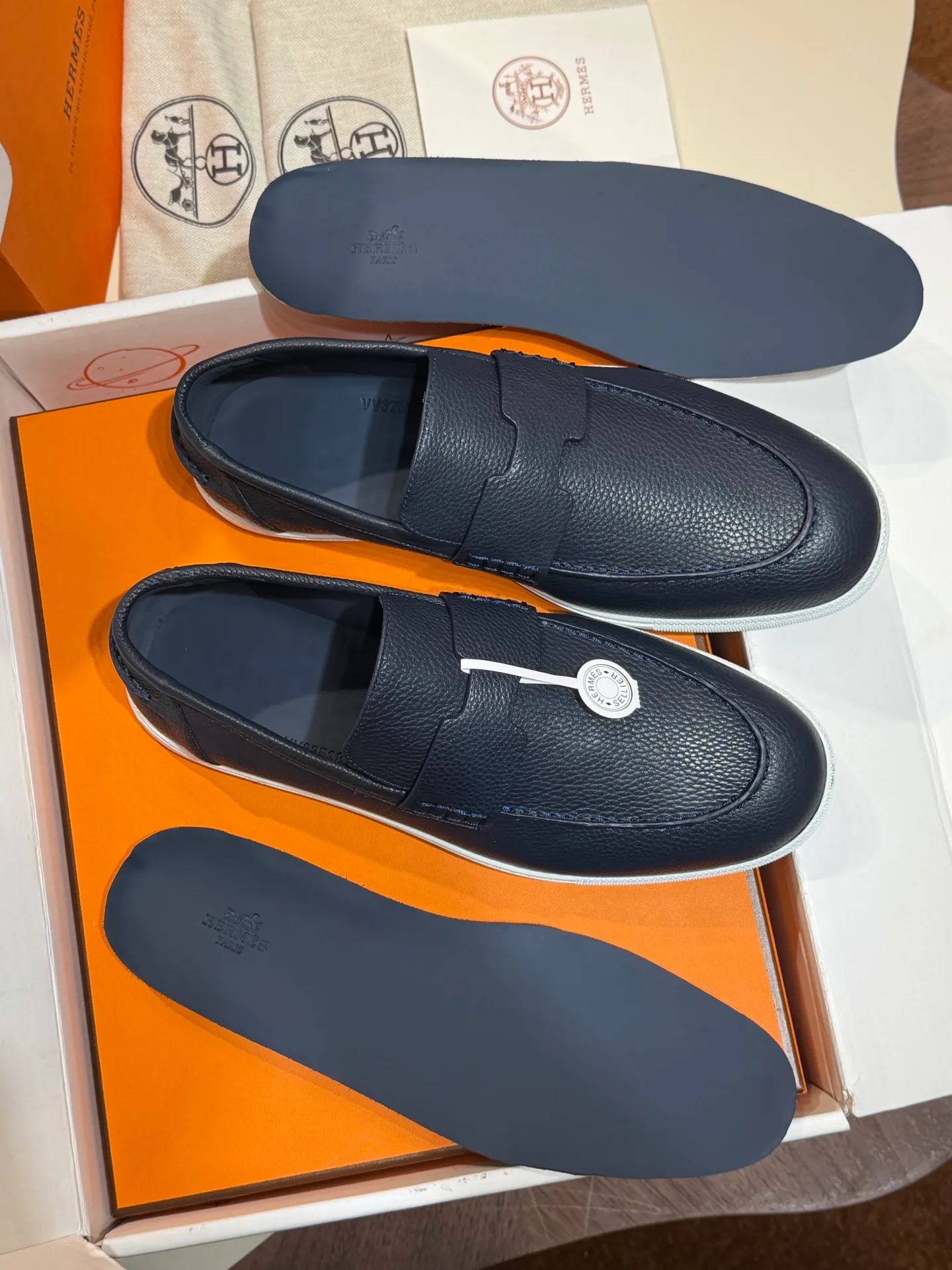 【HERMES】Top P:800💰-Size: 39-44 (38.45. Customized) H Home Freesstyle Men's Loafers Calfskin and Epsom Heritage calfskin high-top sports shoes, the soles are decorated with saddle stud buckle patterns, creating a modern urban style. Imported cowhide + cowhide lining + customized TPU outsole.